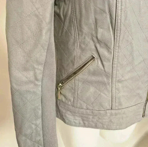 Stunning Women's Gray Quilted 100% Leather Moto Jacket - Size Small - Picture 7 of 15